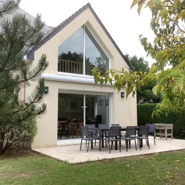 Holiday home Maison Spacieuse A Proximite Des Plages De *